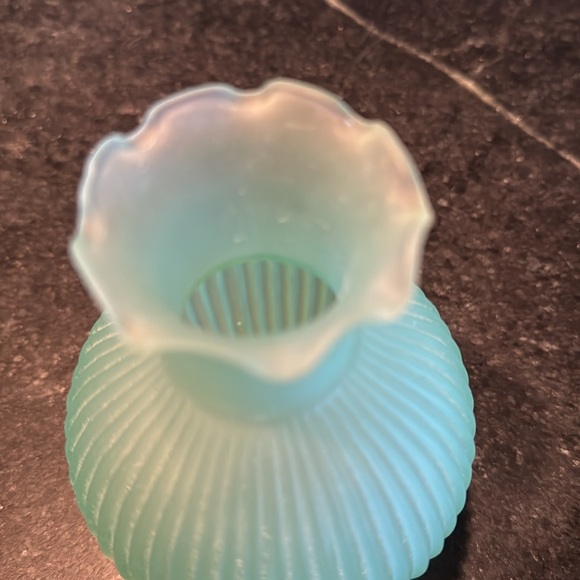 Vintage Small Vase - Picture 2 of 6